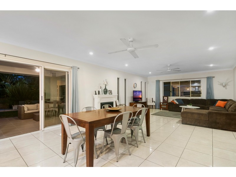 16 Acer Place, Redland Bay QLD 4165