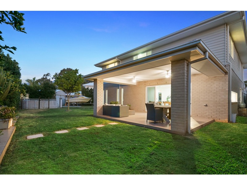 16 Acer Place, Redland Bay QLD 4165