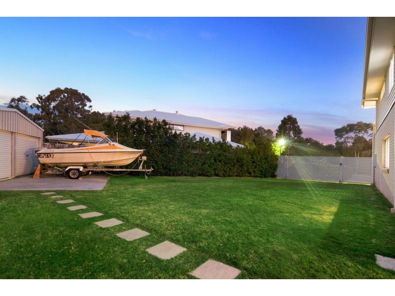 16 Acer Place, Redland Bay QLD 4165