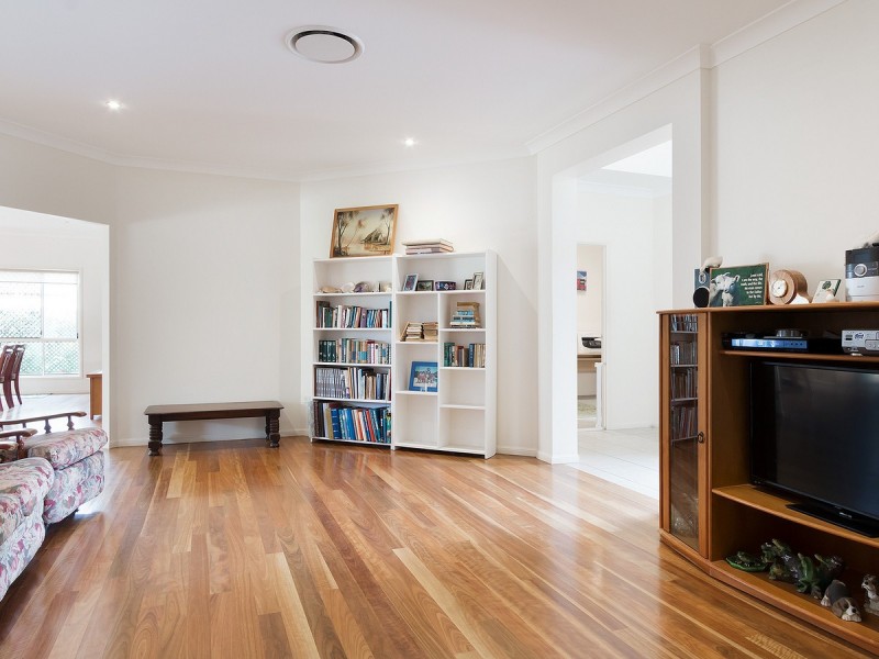 3 Pitman Place, Redland Bay QLD 4165