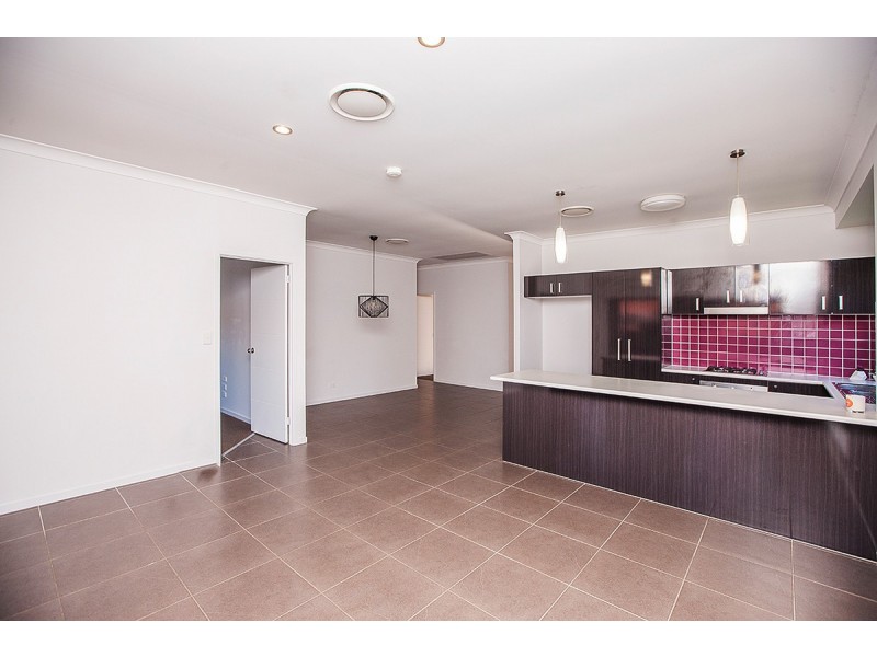 2/70 Lawn Terrace, Capalaba QLD 4157