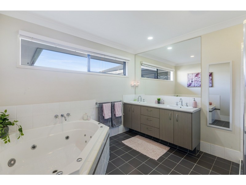 47 Sunningdale Drive, Redland Bay QLD 4165