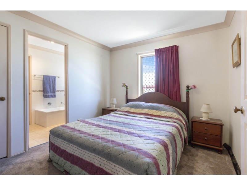 11 Jordana Court, Victoria Point QLD 4165