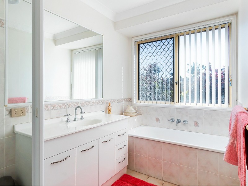 27 Daysland Street, Victoria Point QLD 4165