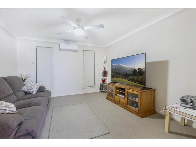 9 Isla Avenue, Redland Bay QLD 4165