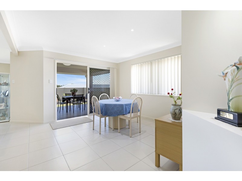 9 Isla Avenue, Redland Bay QLD 4165