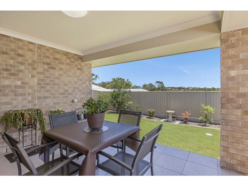 9 Isla Avenue, Redland Bay QLD 4165