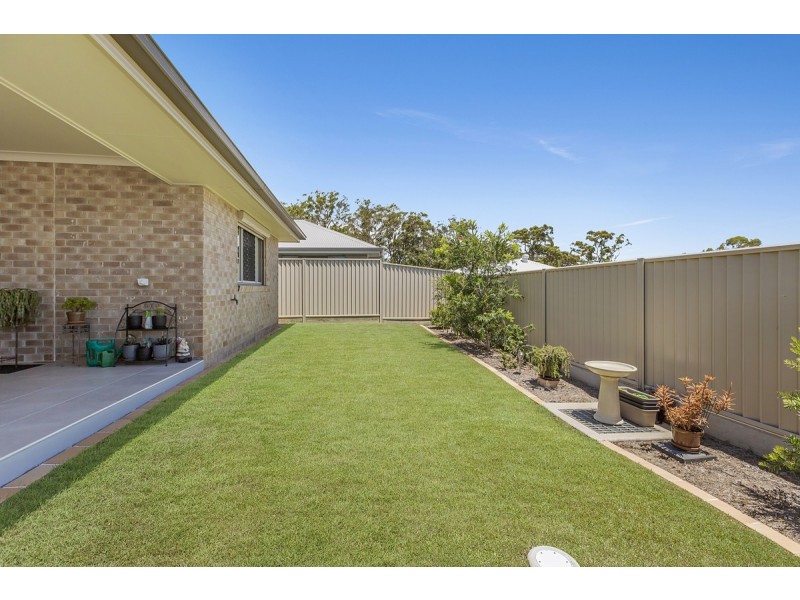 9 Isla Avenue, Redland Bay QLD 4165