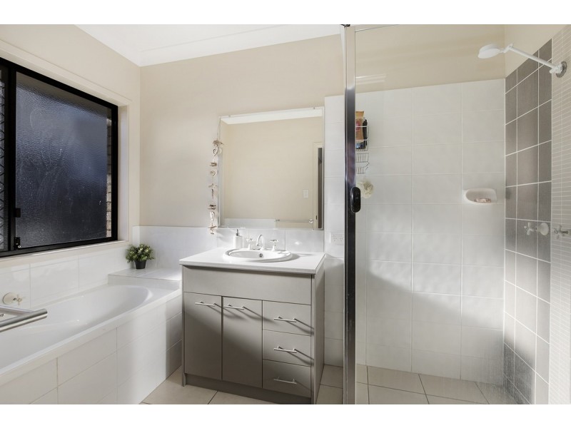 1 Camphor Court, Victoria Point QLD 4165