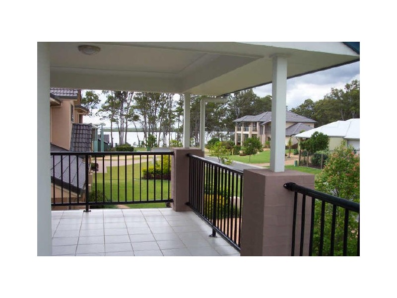 2 Sandy Cove, Redland Bay QLD 4165
