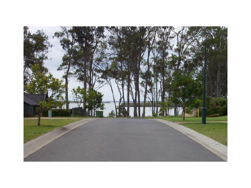 2 Sandy Cove, Redland Bay QLD 4165