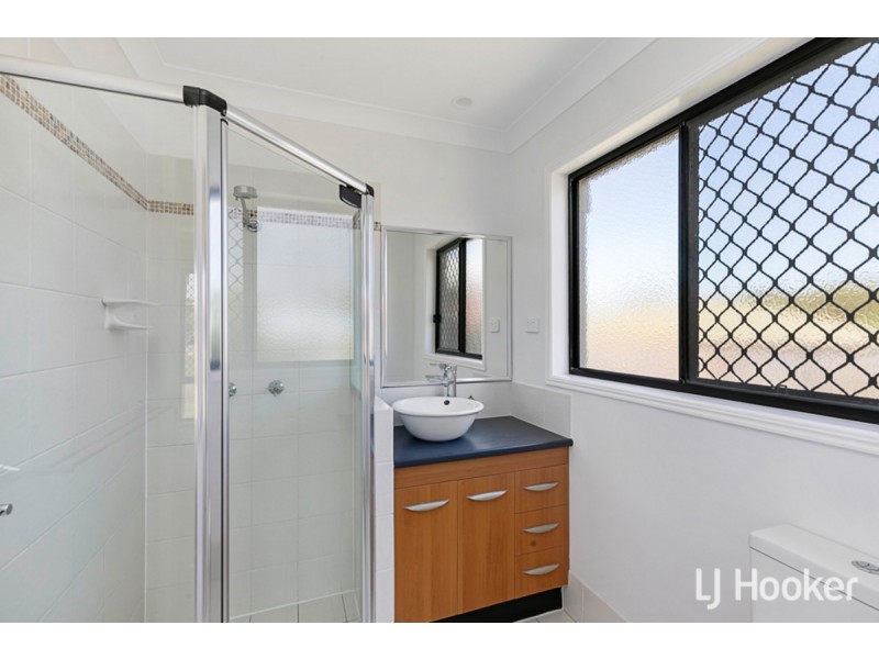5 Anchor Place, Redland Bay QLD 4165