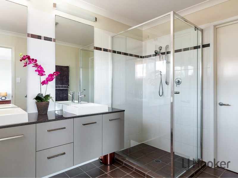 12 Cypress Street, Redland Bay QLD 4165