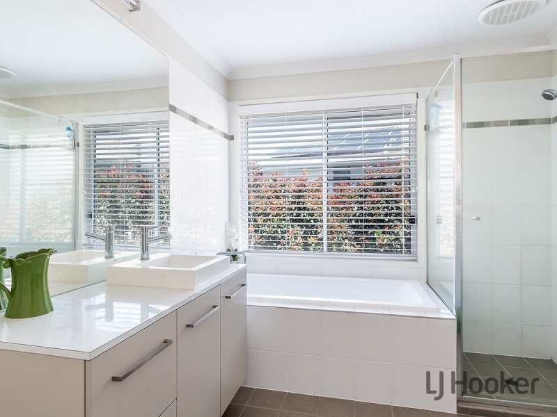 12 Cypress Street, Redland Bay QLD 4165