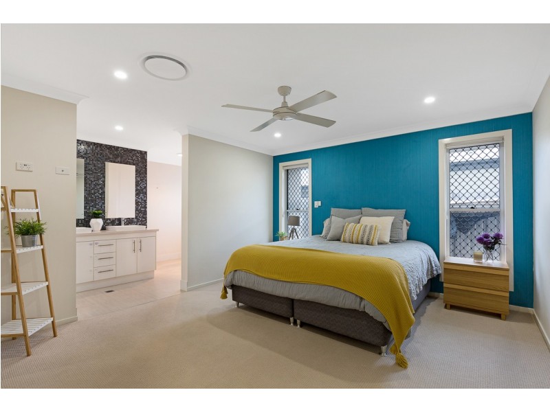 9 Daly Place, Redland Bay QLD 4165