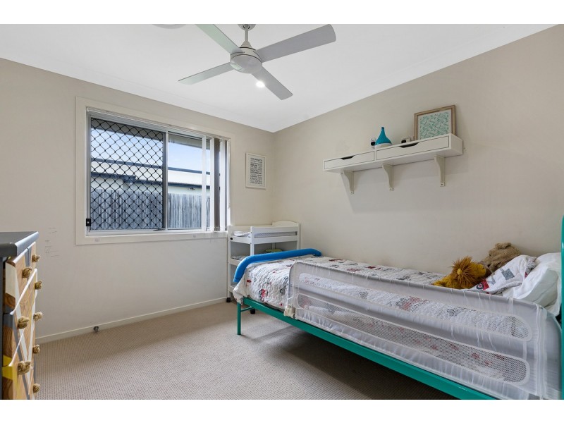 9 Daly Place, Redland Bay QLD 4165