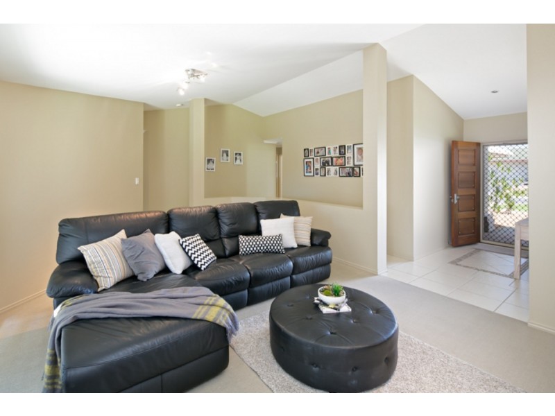 8 Gladebourne Crescent, Victoria Point QLD 4165