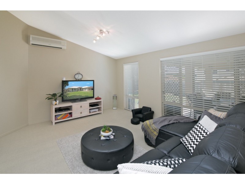8 Gladebourne Crescent, Victoria Point QLD 4165