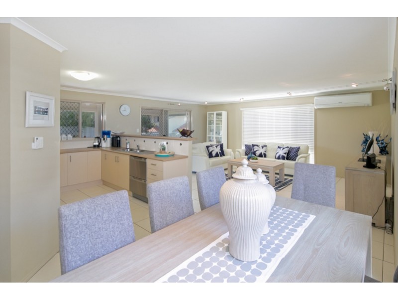 8 Gladebourne Crescent, Victoria Point QLD 4165
