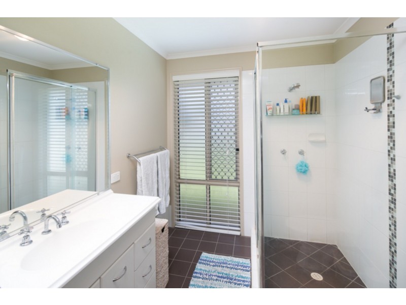 8 Gladebourne Crescent, Victoria Point QLD 4165