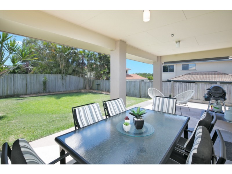 8 Gladebourne Crescent, Victoria Point QLD 4165