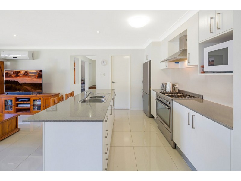 14 Park Edge Place, Redland Bay QLD 4165