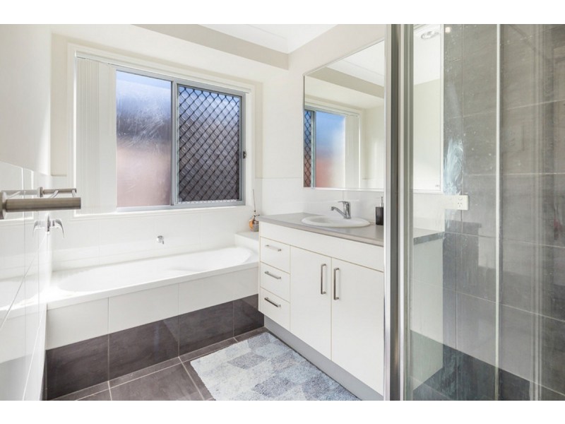 14 Park Edge Place, Redland Bay QLD 4165