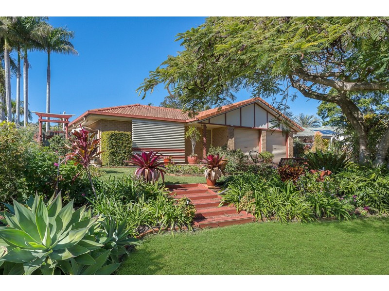 16 Trafalgar Drive, Victoria Point QLD 4165