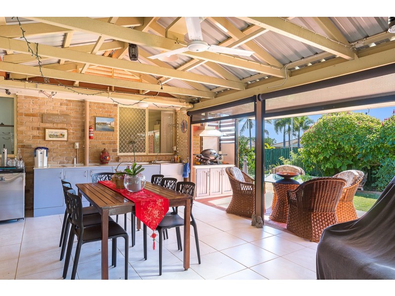 16 Trafalgar Drive, Victoria Point QLD 4165