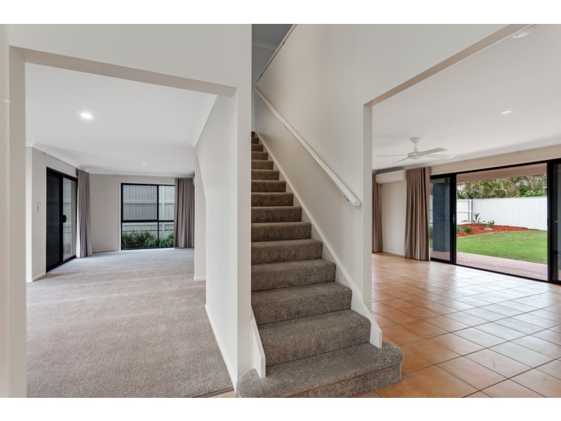 10 Seabrae Drive, Redland Bay QLD 4165