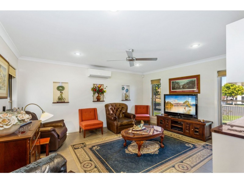 14 Daly Place, Redland Bay QLD 4165