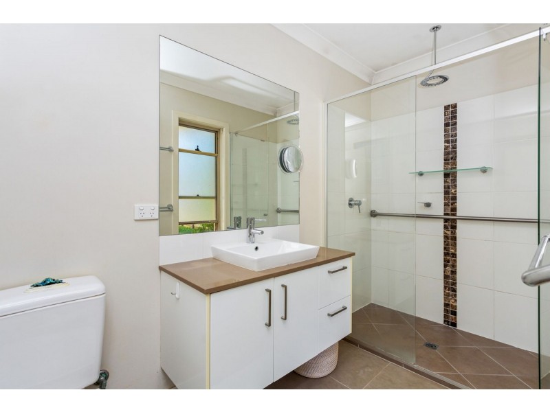 14 Daly Place, Redland Bay QLD 4165