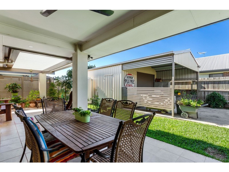 14 Daly Place, Redland Bay QLD 4165
