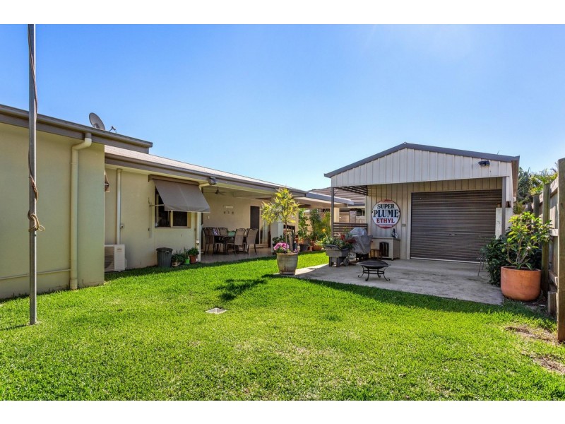 14 Daly Place, Redland Bay QLD 4165