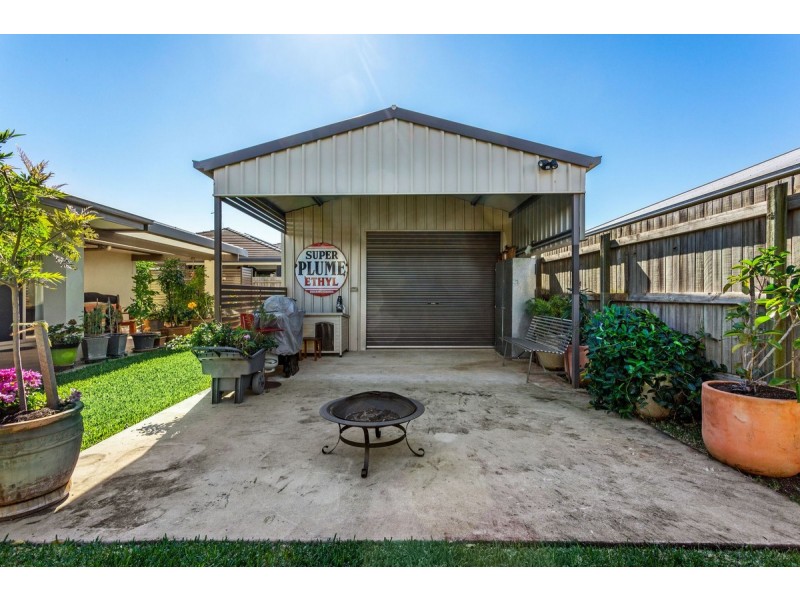 14 Daly Place, Redland Bay QLD 4165