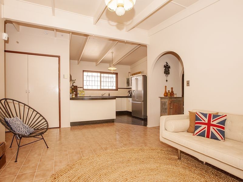 12 Phillip Street, Cleveland QLD 4163