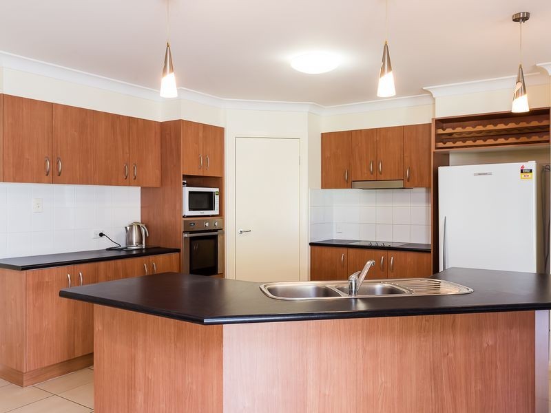 5 Caswell Crescent, Redland Bay QLD 4165