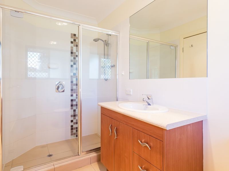 5 Caswell Crescent, Redland Bay QLD 4165