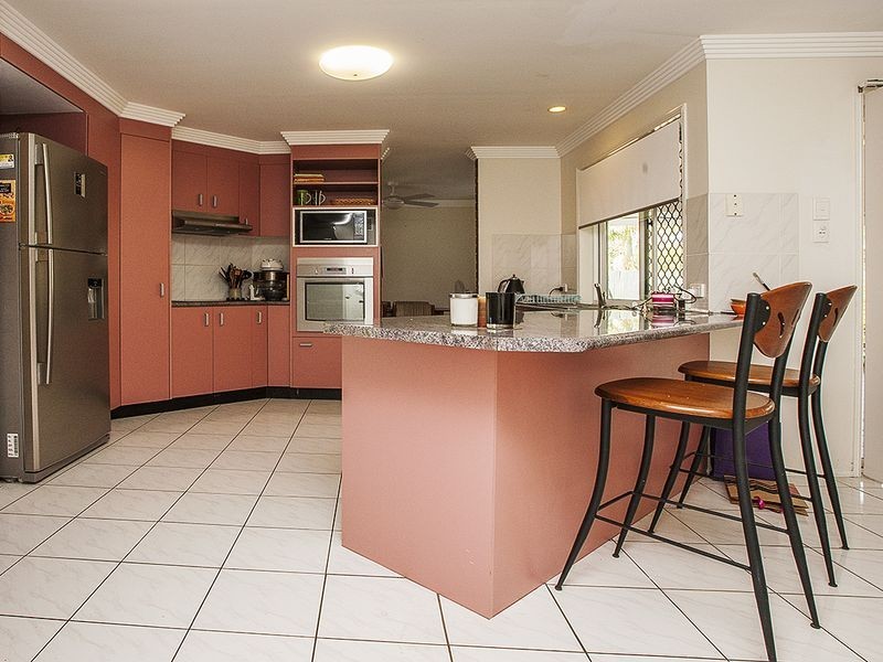 9 Bottlebrush Court, Victoria Point QLD 4165