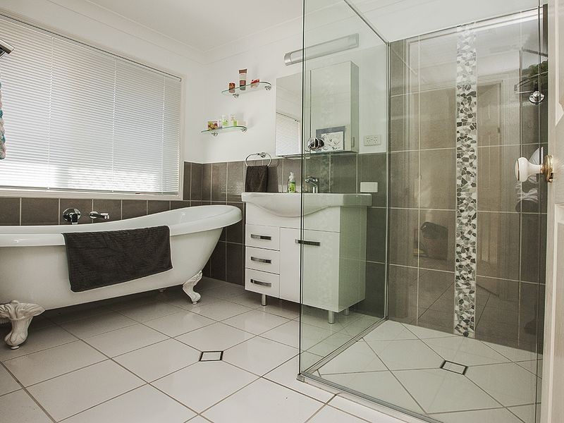 9 Bottlebrush Court, Victoria Point QLD 4165