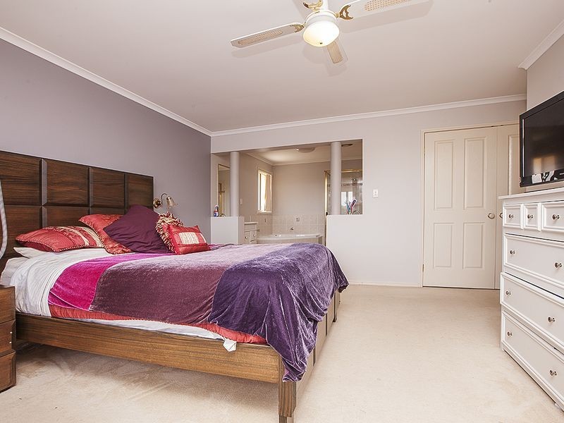 14 Snipe Street, Redland Bay QLD 4165