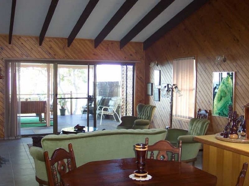 17 Lovell Parade, Lamb Island QLD 4184