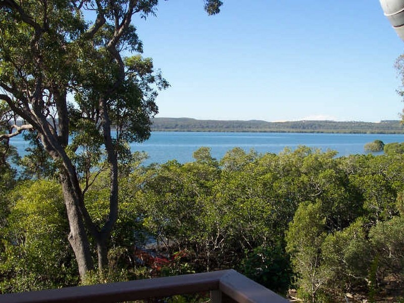 17 Lovell Parade, Lamb Island QLD 4184