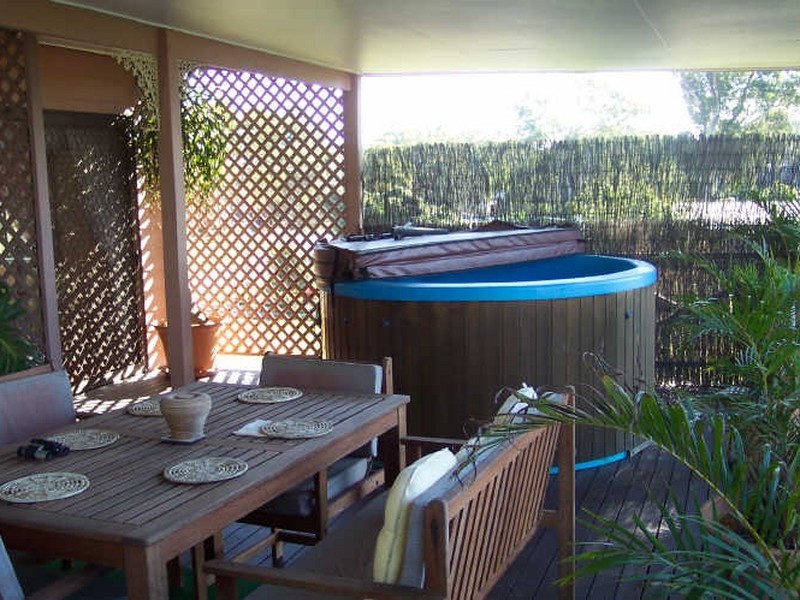 17 Lovell Parade, Lamb Island QLD 4184