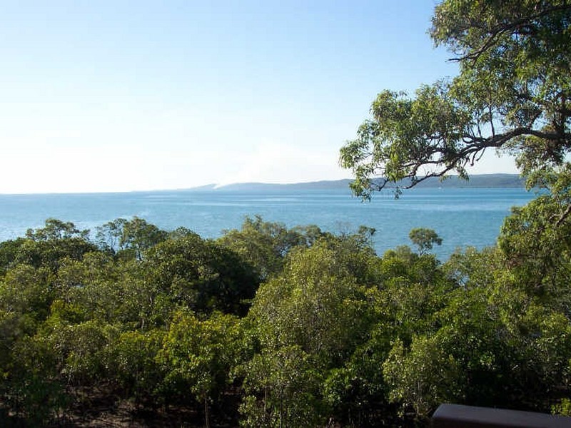 17 Lovell Parade, Lamb Island QLD 4184