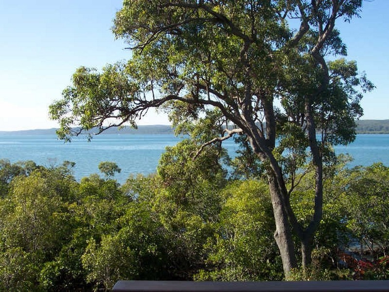 17 Lovell Parade, Lamb Island QLD 4184