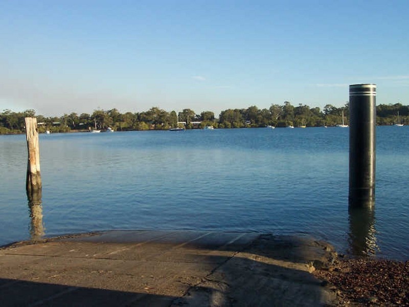 17 Lovell Parade, Lamb Island QLD 4184
