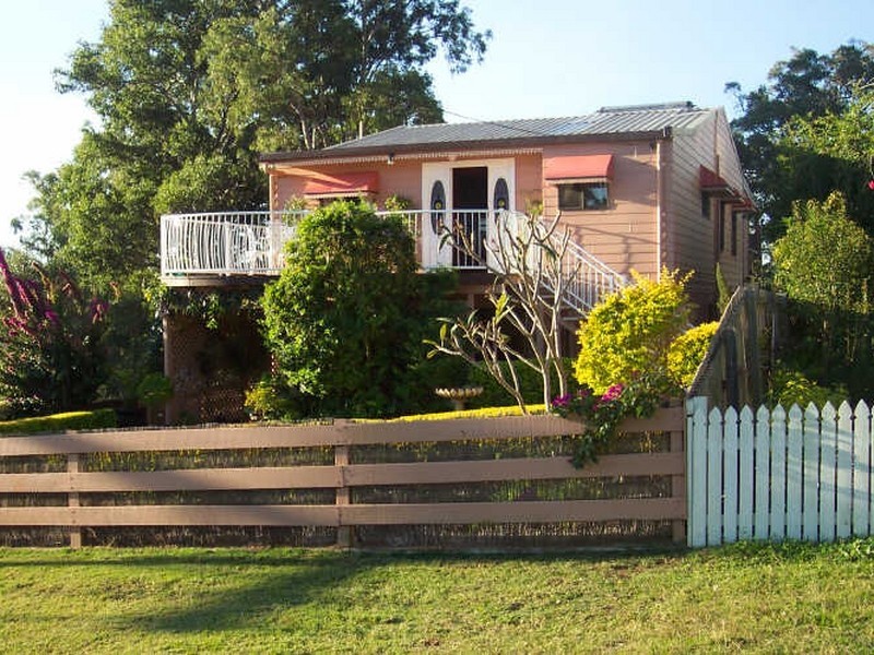 17 Lovell Parade, Lamb Island QLD 4184