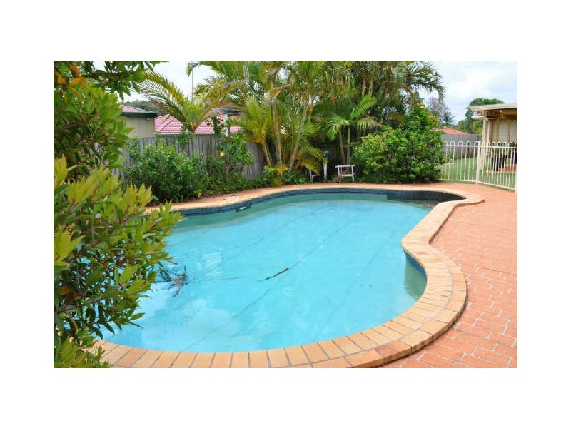 8 Manuela Street, Victoria Point QLD 4165