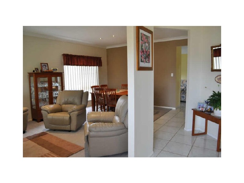 8 Manuela Street, Victoria Point QLD 4165